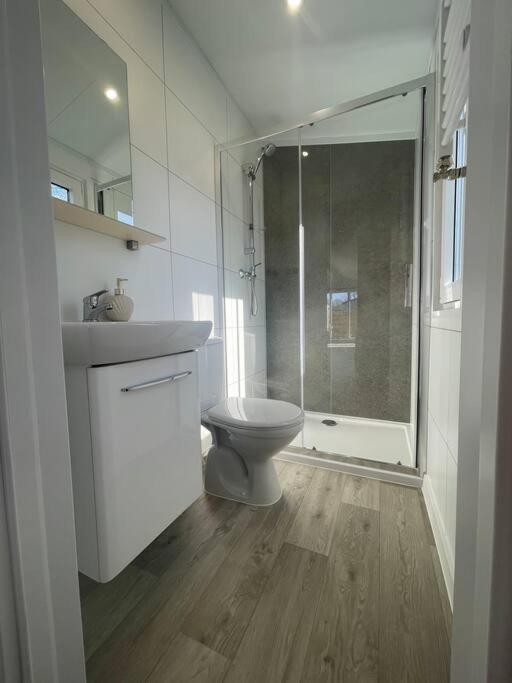 Cozy Chalet At The Beach In Petten, Netherlands Bagian luar foto